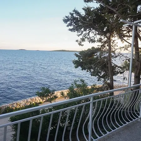 Podatok 4 Apartament *