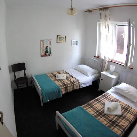 Podatok 4 Apartman *